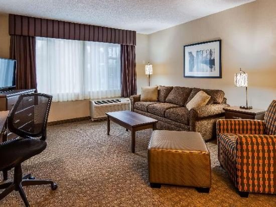 Фото Best Western Plus Country Meadows Inn