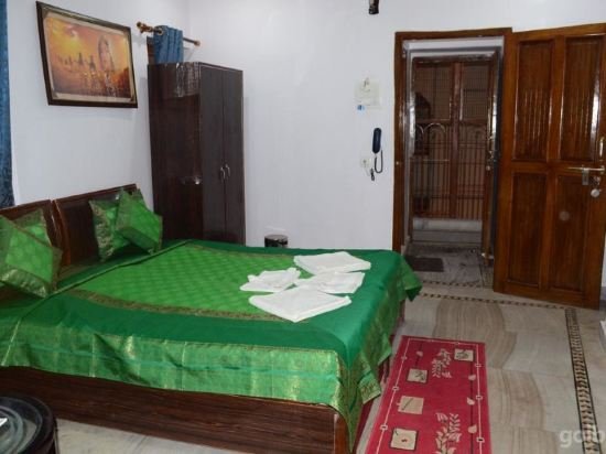 Фото Hotel Shivratri Guest House