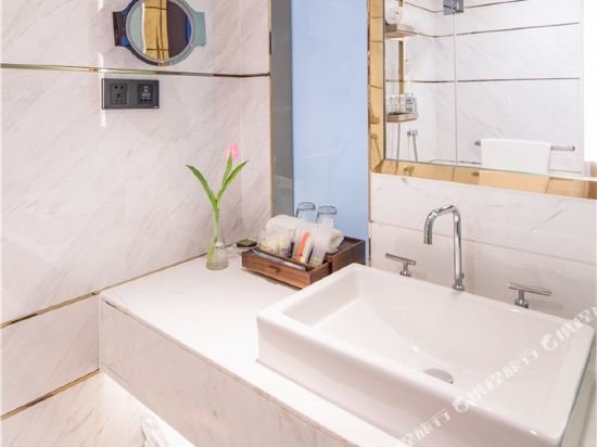 Фото Golden Tulip Shanghai Rainbow