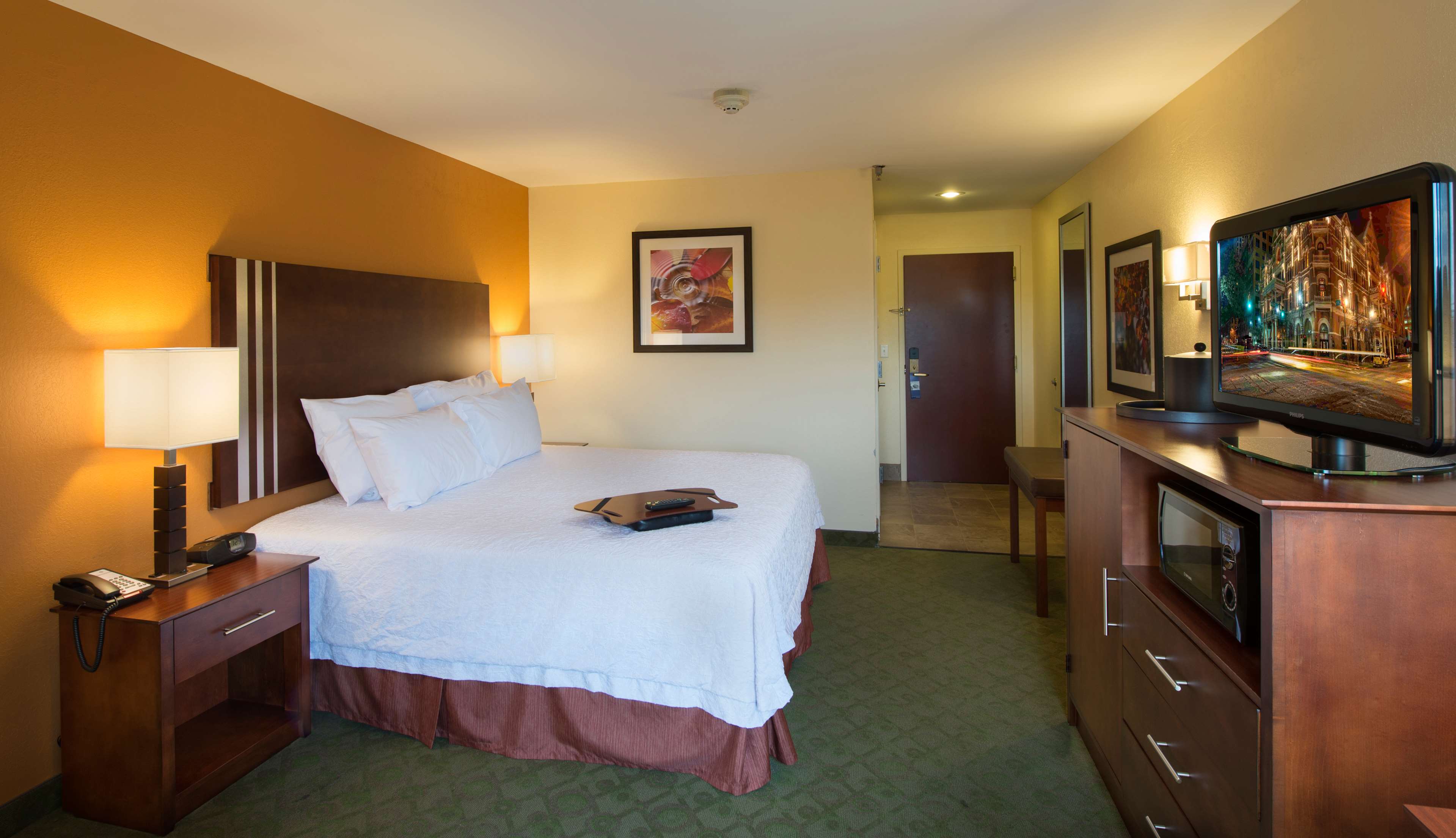 Фото Hampton Inn Cornelia