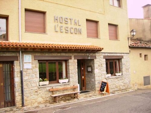 Гостиница Hostal L'Escon