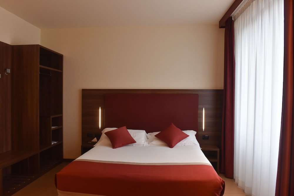 Фото Duomo Hotel & Apartments