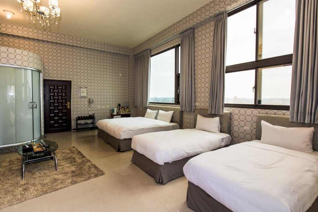 Фото отеля 2