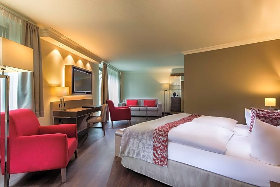 Фото Radisson Blu Badischer Hof Hotel, Baden-Baden