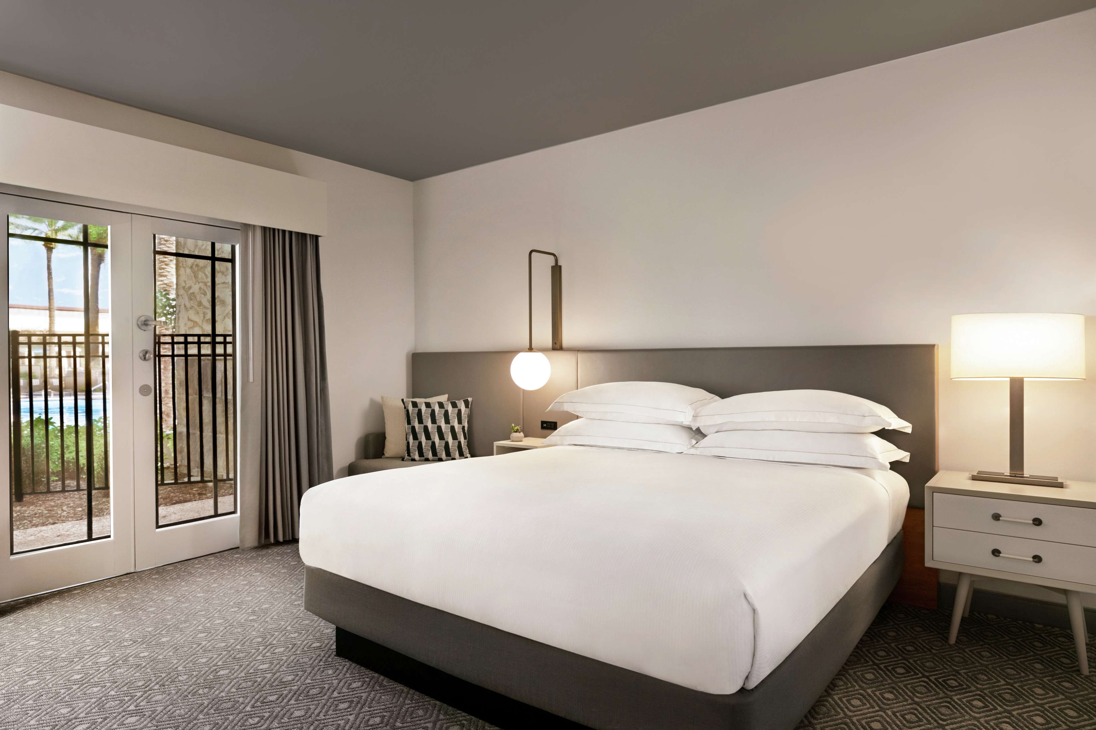 Фото Hilton Scottsdale Resort & Villas