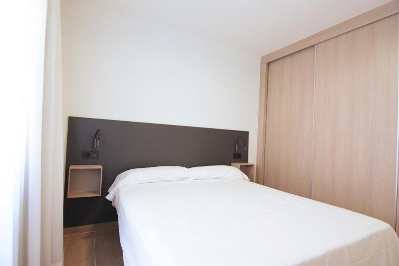 Фото Hotel Raval de la Mar