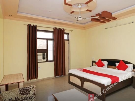 Фото Oyo 12775 Bharat Plaza