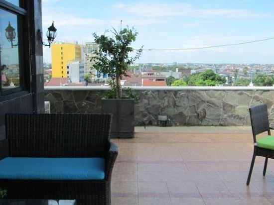 Фото Kenari Tower Hotel