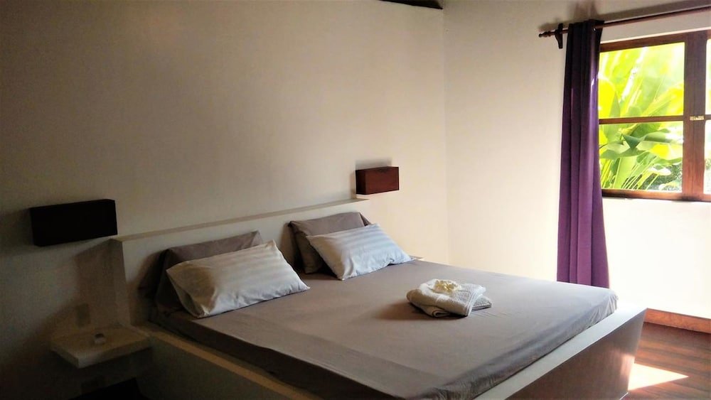 Фото Villa Kalachuchi B&b