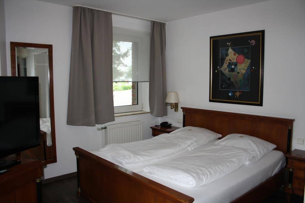 Фото Hotel Schwarzer Adler