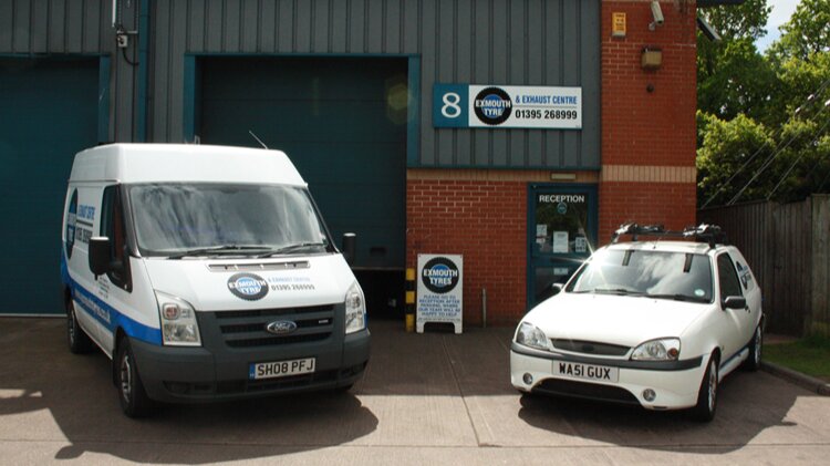 Vehicle assessment Exmouth Tyre & Exhaust Centre, England, photo