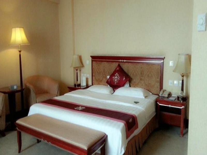 Фото Golden Ocean Hotel