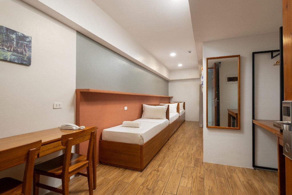 Фото IHotel Uptown Bgc