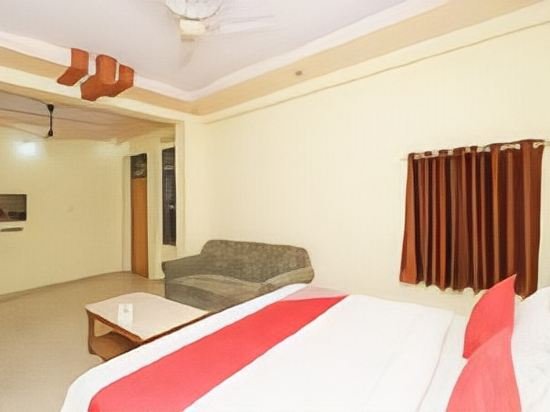 Фото Oyo 12775 Bharat Plaza