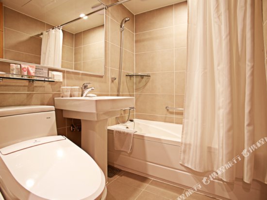 Фото Hotel Skypark Myeongdong I