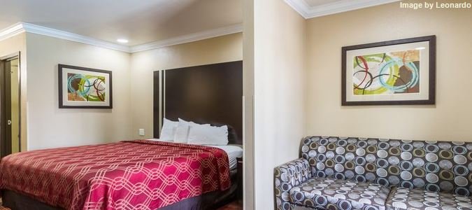 Фото Econo Lodge Inn & Suites Escondido Downtown