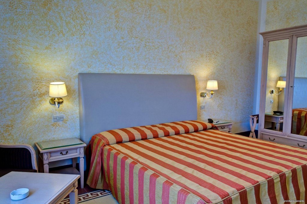 Фото Grand Hotel Royal