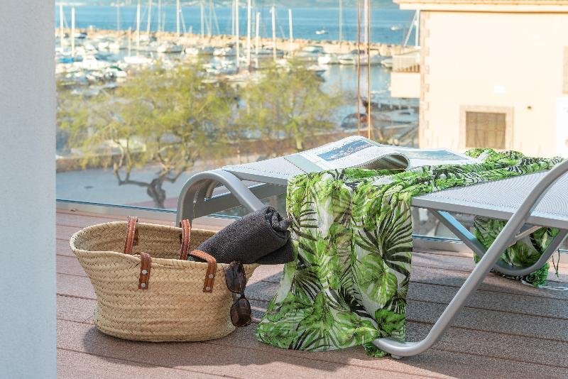 Фото Llaut Boutique Hotel