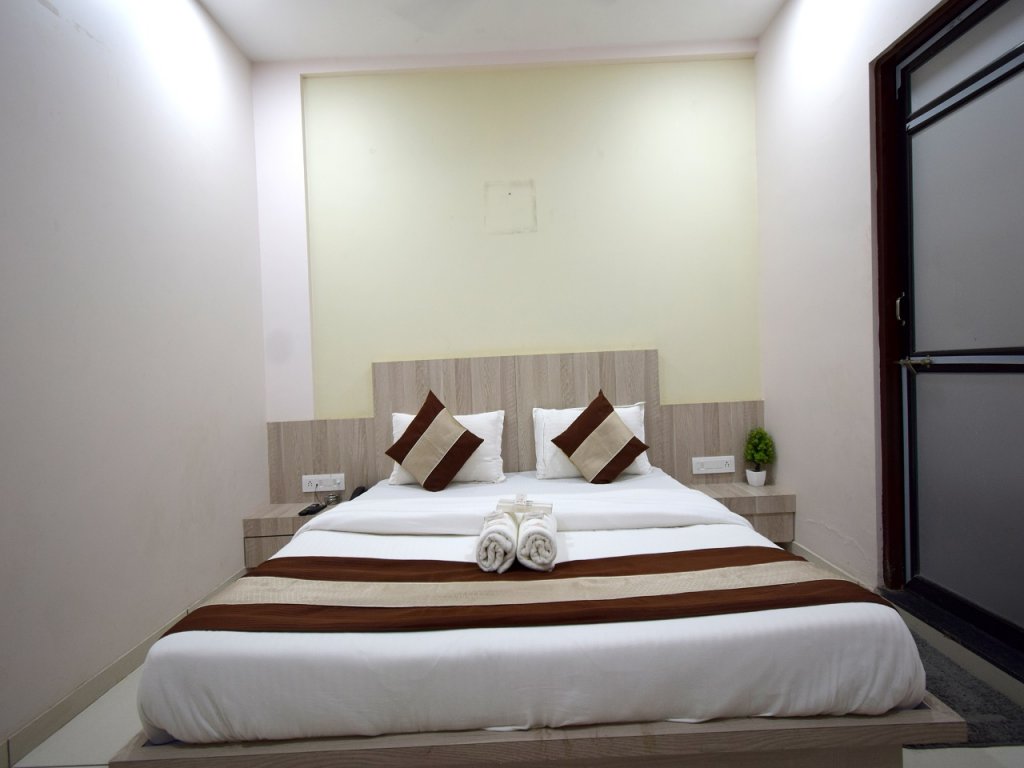 Фото Отель Embassy