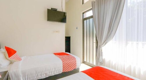 Гостиница Oyo 2798 Semeru Residence Syariah в Джембере