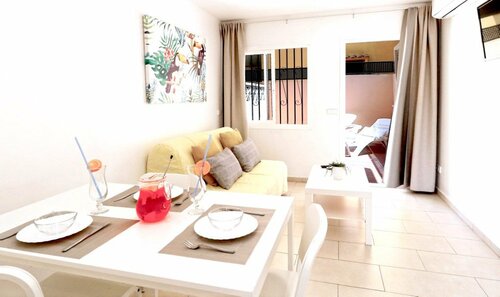Гостиница Naika Studios & Apartments в Кальвии