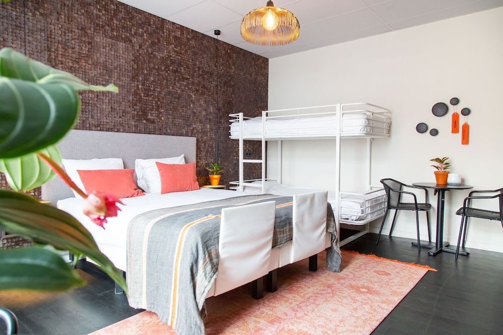 Фото Hotel Pannenkoekhuis Vierwegen