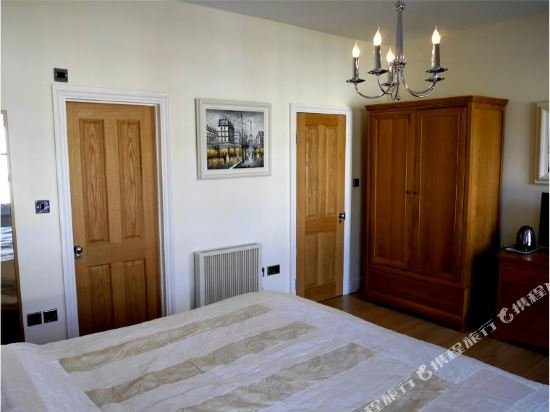 Фото Goodenough Guesthouse