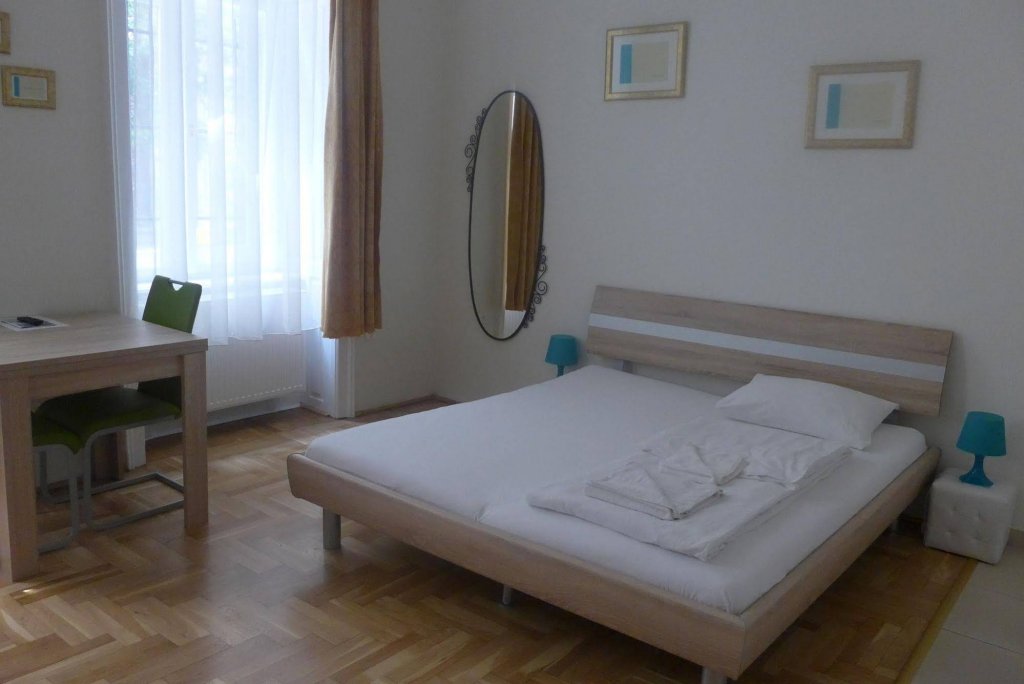 Фото Amber Gardenview Studios