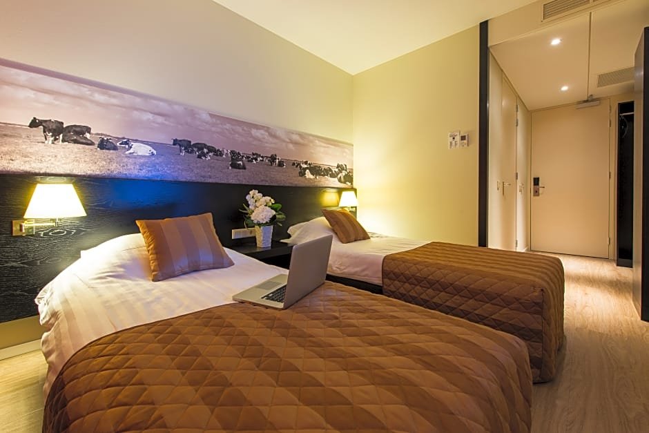 Фото Bastion Hotel Den Haag Rijswijk