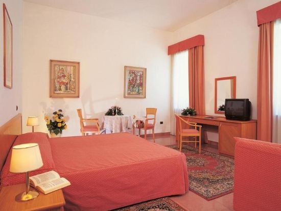 Фото Pamaran Hotel