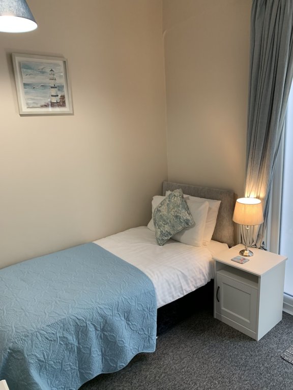 Фото The Chestnuts Guest House