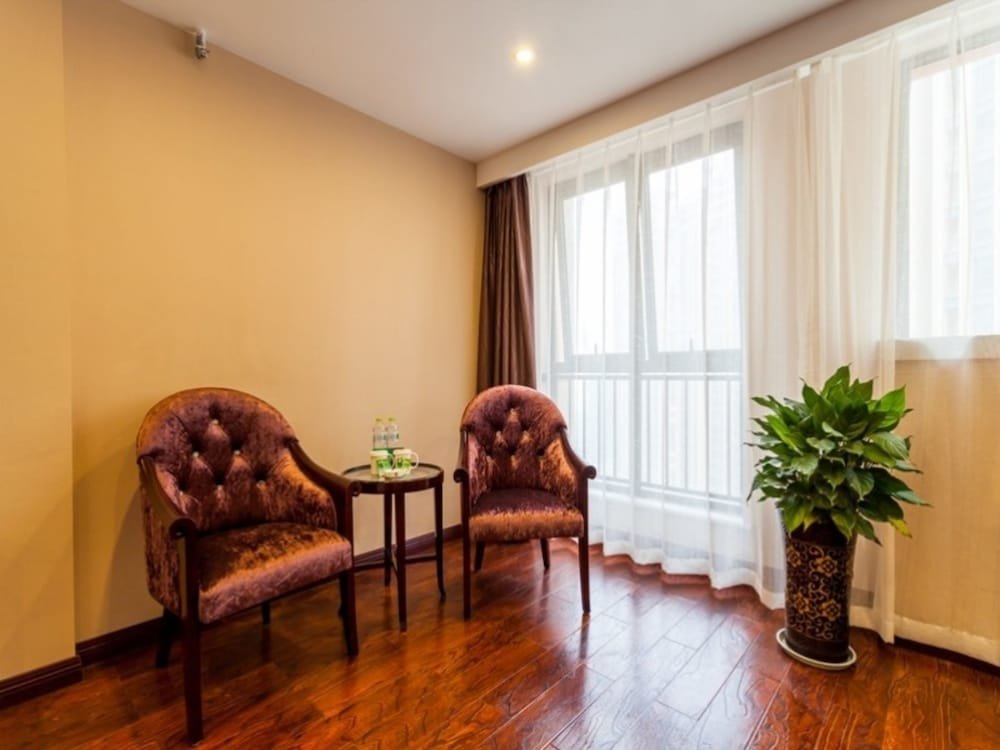 Фото GreenTree Inn Chengdu high-tech Development West Zone Shidai Tian Street Express Hotel