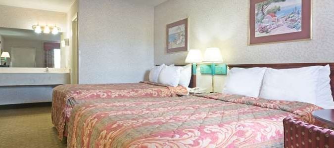 Фото Days Inn by Wyndham Greenville