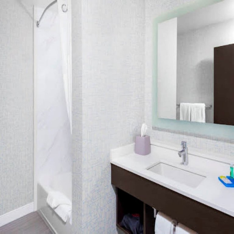 Фото Holiday Inn Express Kansas City Downtown, an Ihg Hotel