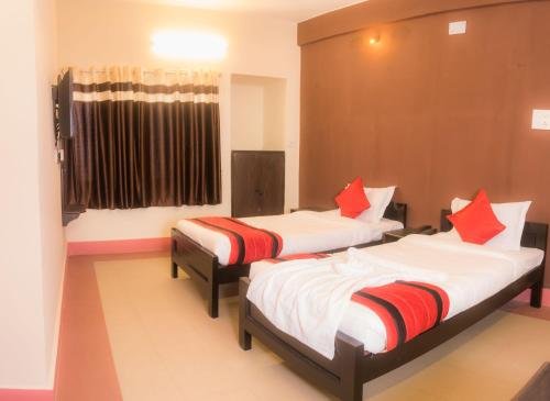 Фото Oyo 7326 Hotel Penguin