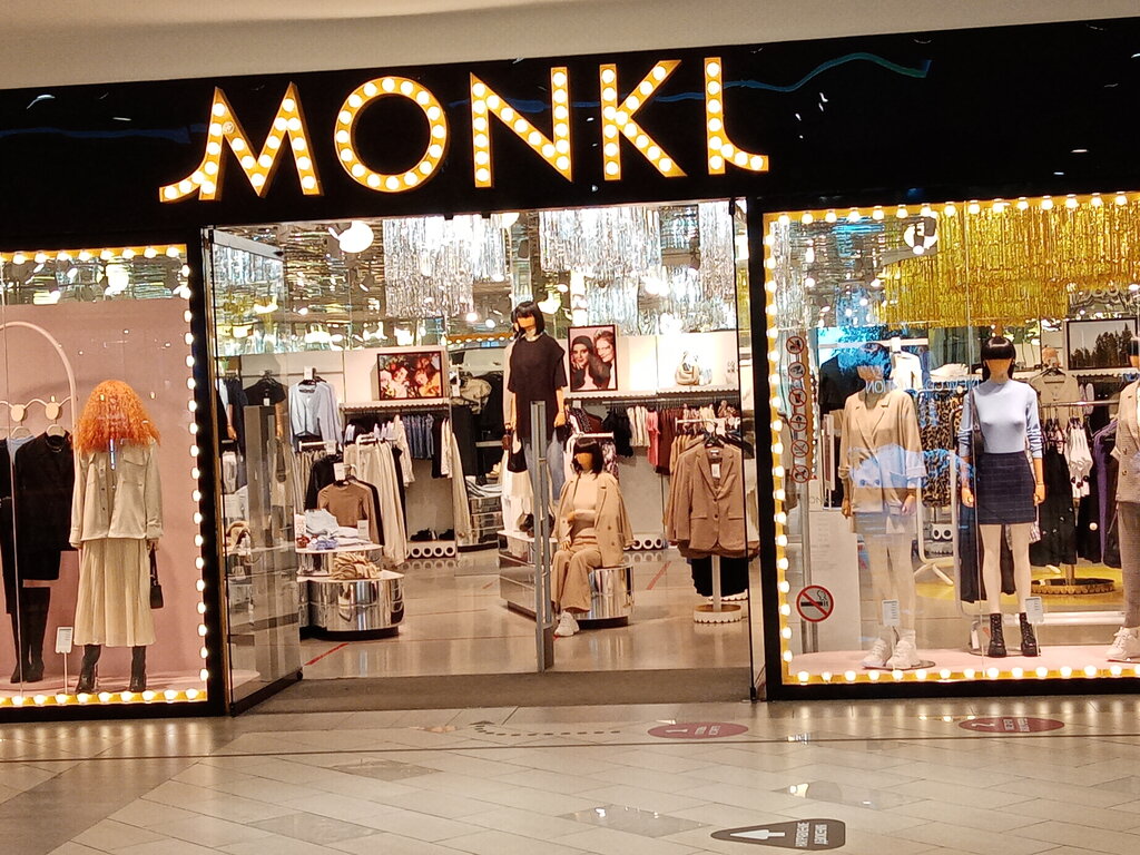 Магазин одежды Monki, Москва, фото