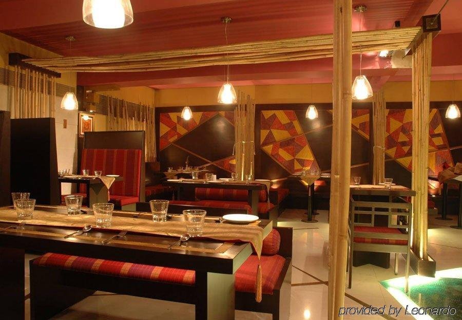 Фото Ramee Guestline Hotel Khar