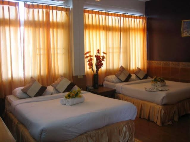 Фото Suriwong Chumphon Hotel