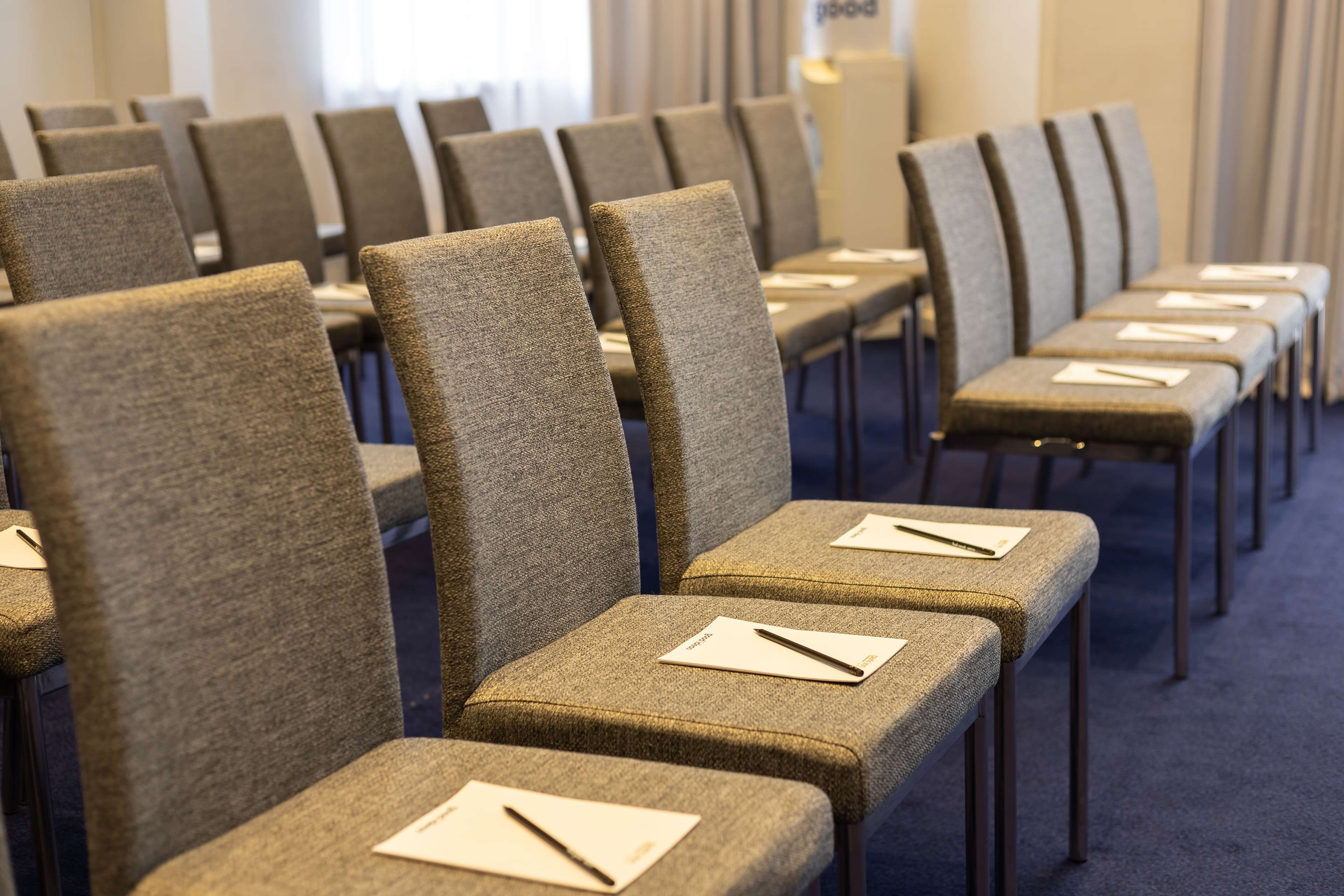 Фото Cosmos Ekaterinburg Hotel