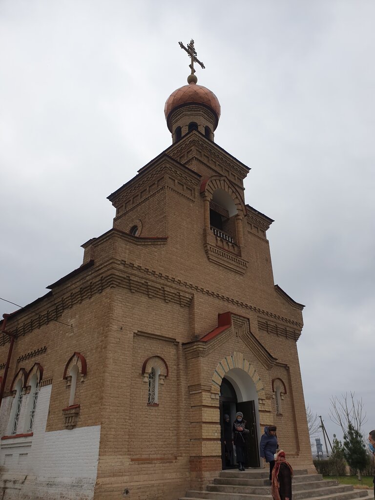 Pravoslavlar ibodatxonasi Храм святого Архангела Михаила, Toshkent viloyati, foto