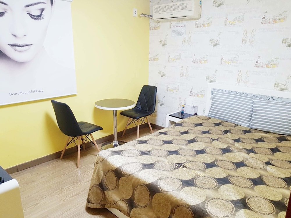 Фото Hipzy Guesthouse