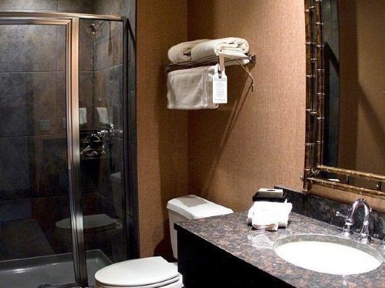 Фото Cork Factory Hotel