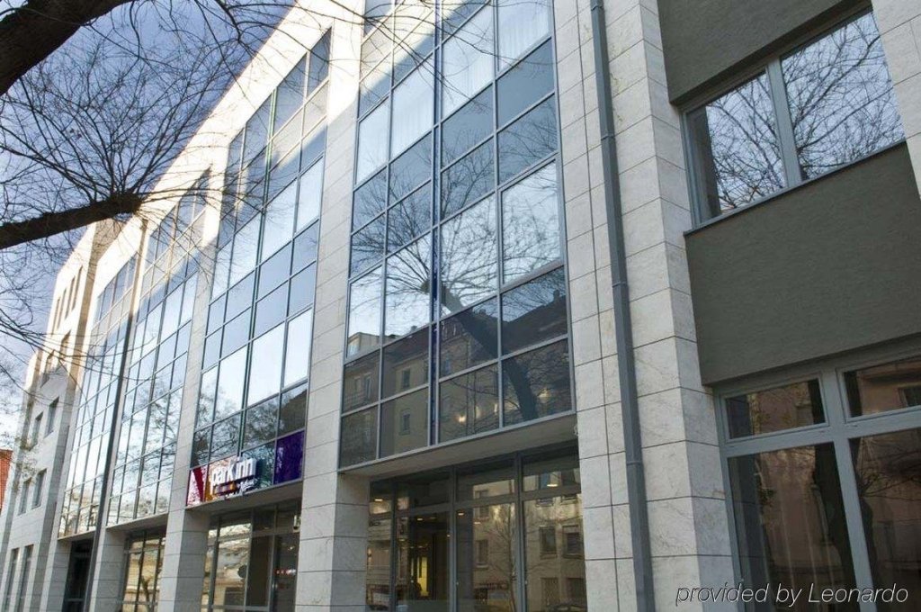 Фото Park Inn by Radisson Budapest