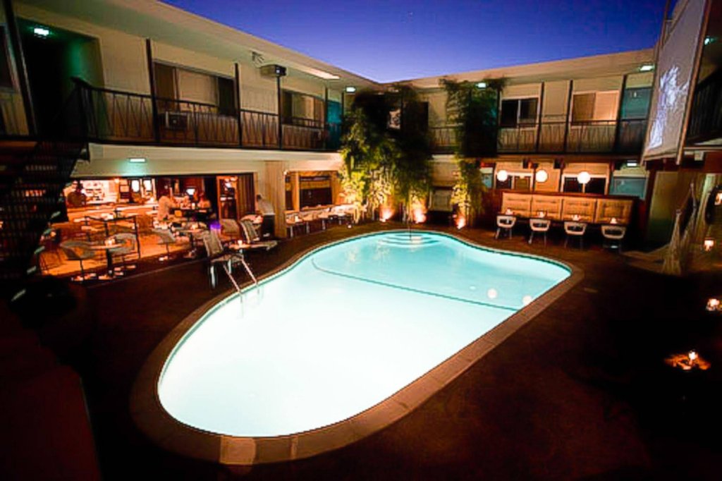 Фото The Pearl Hotel