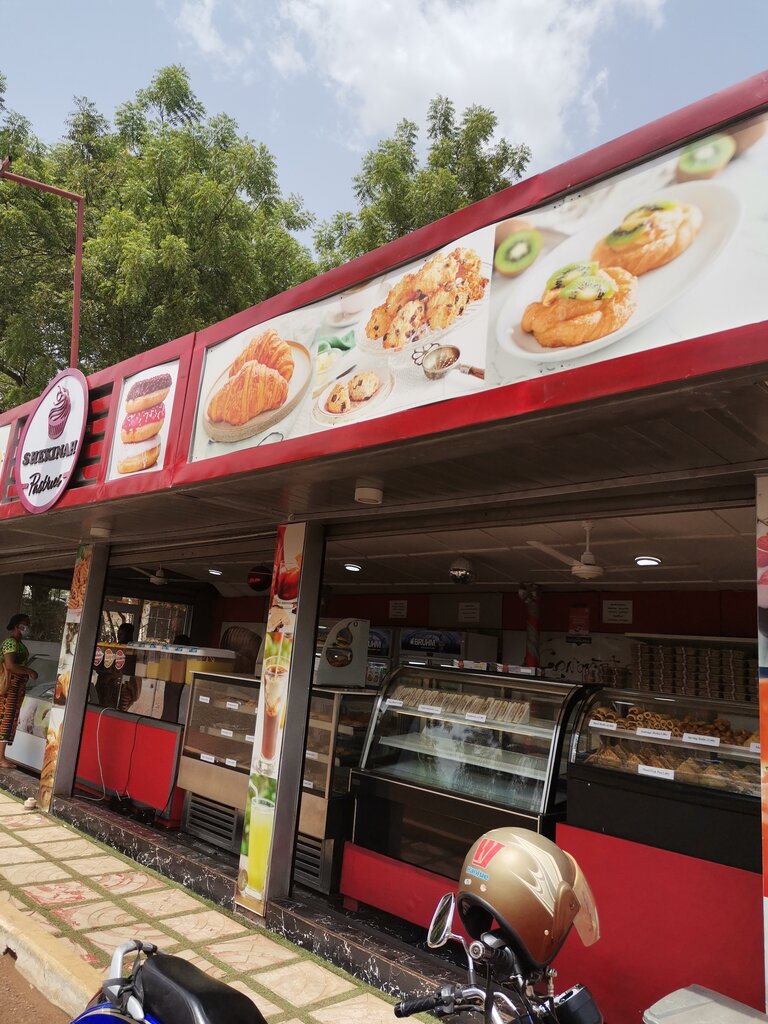 Bar, pub Shekinah Pastries, Tamale, photo