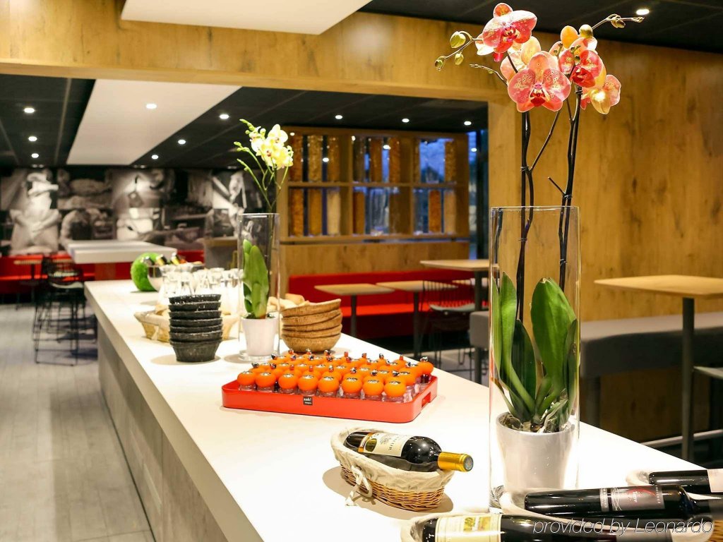 Фото Hôtel ibis Aix EN Provence