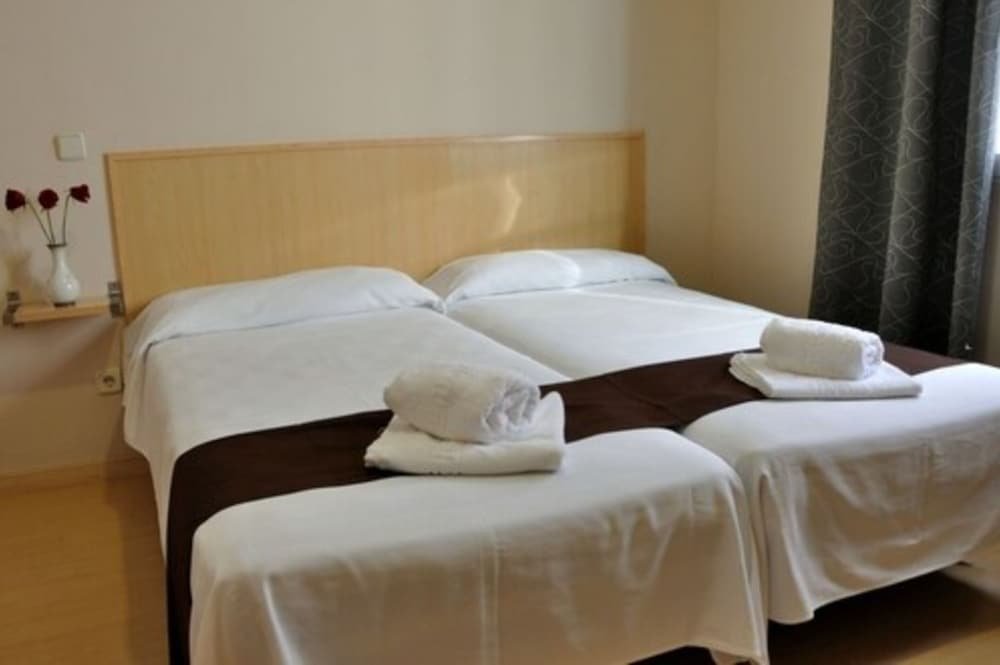 Фото Hostal Falfes