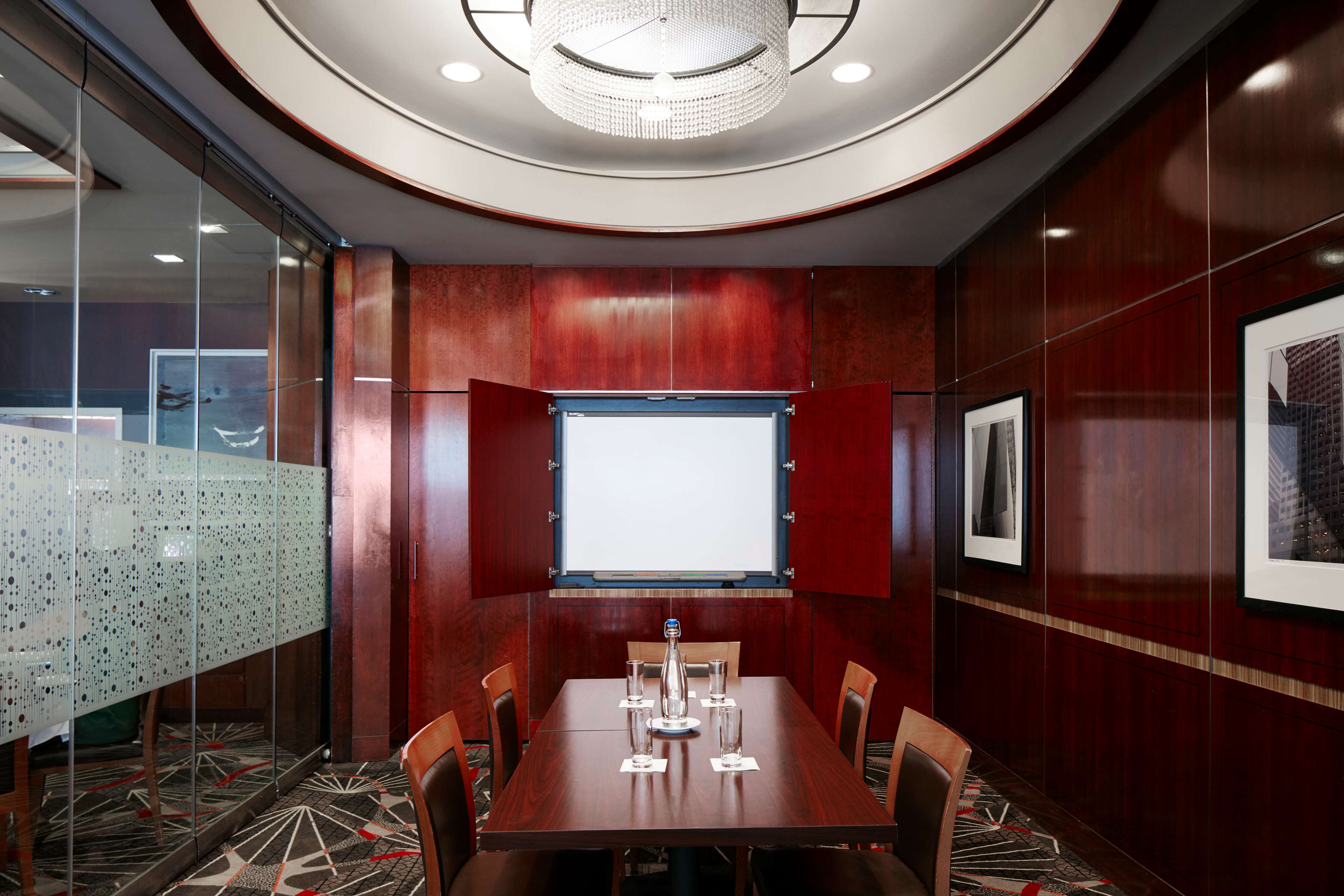 Фото DoubleTree by Hilton New York Midtown Fifth Ave