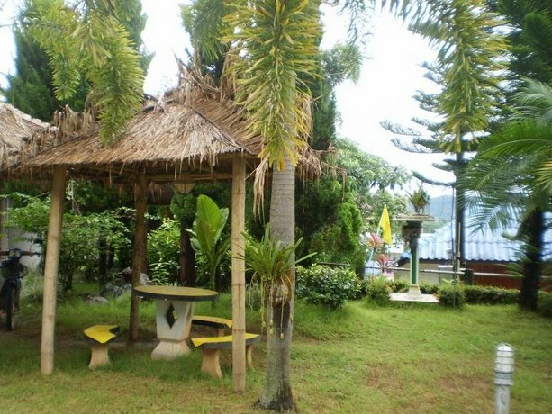 Khamsuk Resort