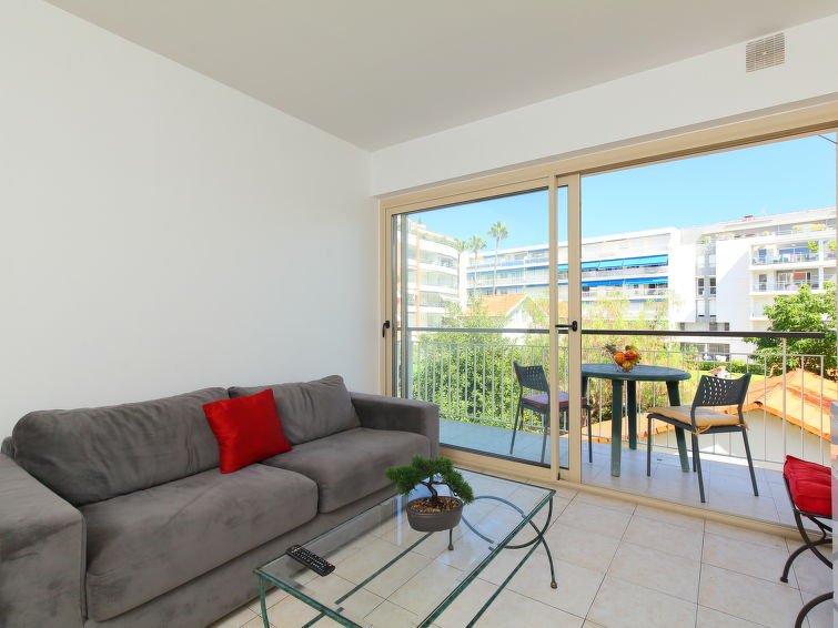 Фото Santa Cruz Moure Rouge Studio